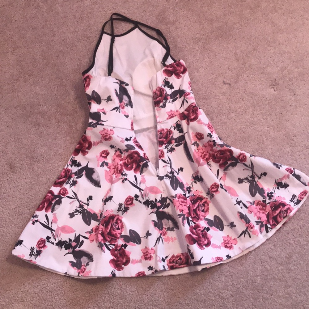Women’s cute spring prom dress - Picture 2 of 6